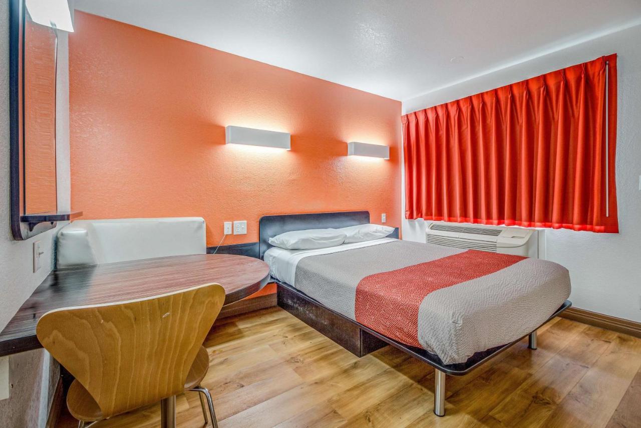 Motel 6-Conroe, Tx Zewnętrze zdjęcie